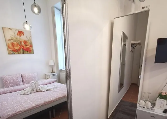 ゲストハウス Florencia エゲル