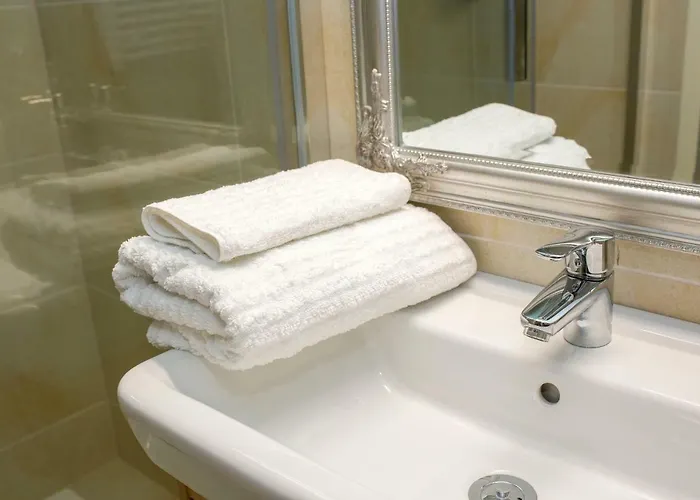 Florencia ゲストハウス エゲル