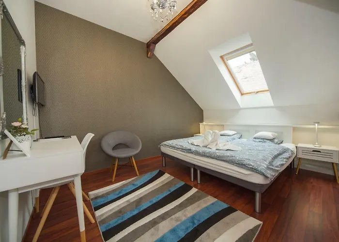 ゲストハウス Florencia エゲル